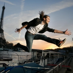 Léo fait du Parkour