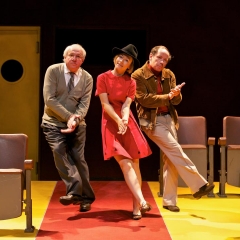 "Instants Critiques" spectacle écrit et mis en scène par François Morel. Olivier Saladin, Lucrèce Sassella et Olivier Broche