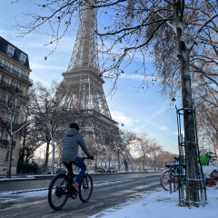"À Paris, à vélo"